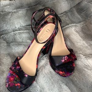 “NEW” Fancy floral heel w/ ankle straps!